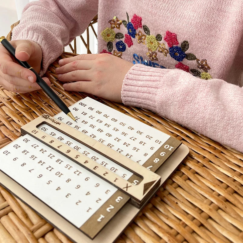 ✖️ Table de Multiplication en Bois Montessori – Plateau de Calcul Coulissant pour Apprendre les Tables | Jouet Éducatif (Certifié CE)